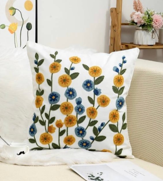 FUNDA COJÍN HOMESTORE BORDADA FLORES PEQUEÑAS 45 X 45 CM AZUL MOSTAZA - 2