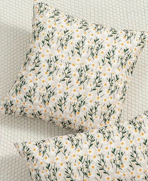 COJÍN HOMESTORE BORDADO MINI MARGARITAS 45 X 45 CM MULTICOLOR - 2