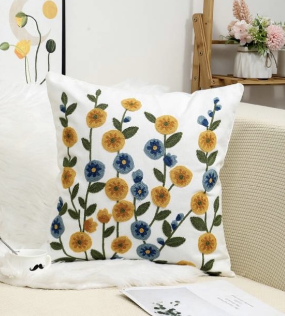 COJÍN HOMESTORE BORDADO FLORES PEQUEÑAS 45 X 45 CM AZUL MOSTAZA - 2
