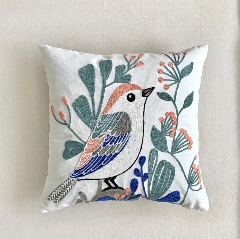 COJÍN HOMESTORE BORDADO CANARIO 45 X 45 CM MULTICOLOR - 2