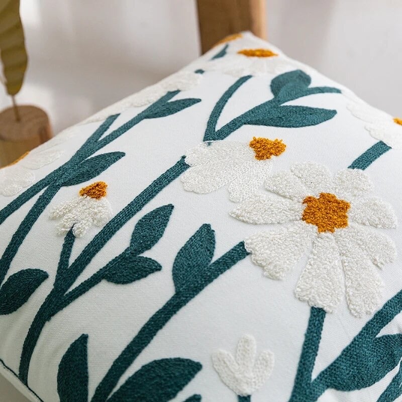 COJÍN HOMESTORE BORDADO MARGARITA 45 X 45 CM MULTICOLOR - 2