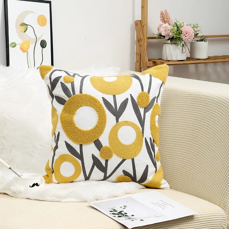 COJÍN HOMESTORE BORDADO FLOR ANILLO 45 X 45 CM MULTICOLOR - 1
