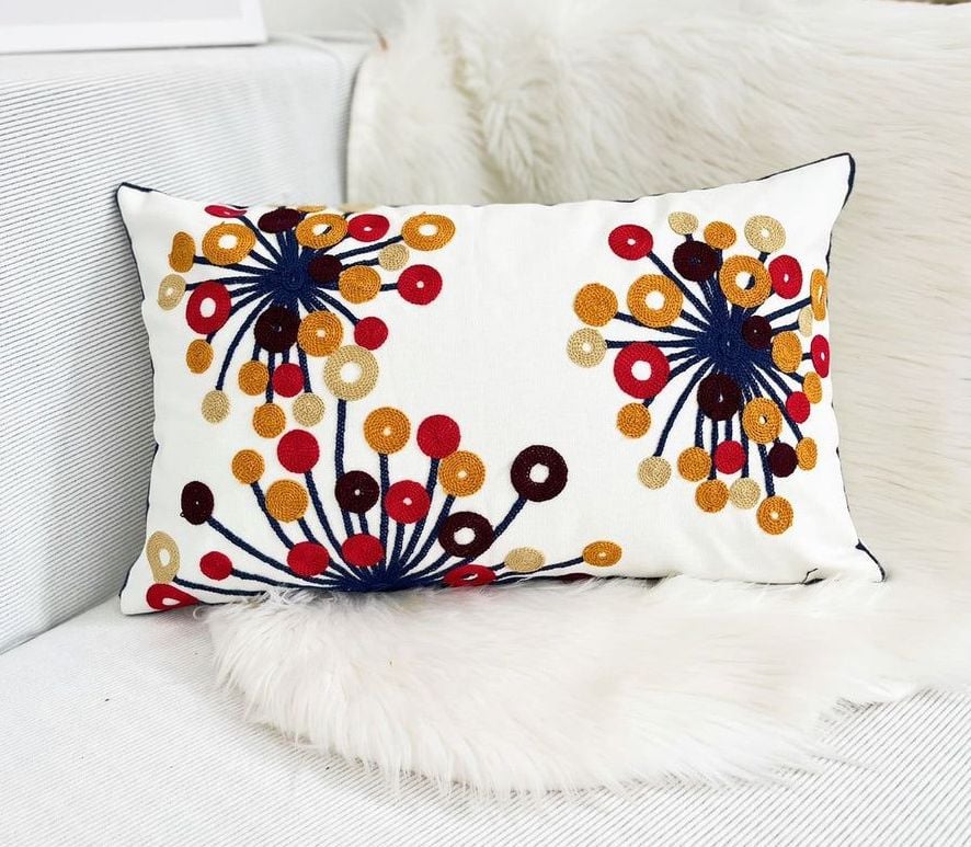 COJÍN HOMESTORE BORDADO DIENTE LEÓN COLORES 50 X 30 CM MULTICOLOR - 1