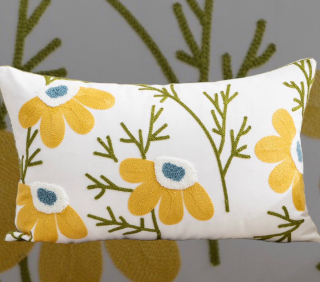 COJÍN HOMESTORE BORDADO MARGARITA MITAD 50 X 30 CM AMARILLO - 2