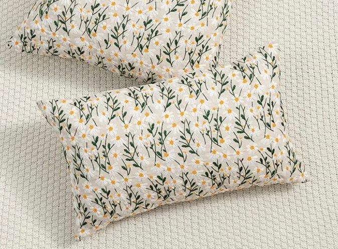 FUNDA COJÍN HOMESTORE BORDADA FLORCITAS PEQUEÑAS 50 X 30 CM MULTICOLOR - 2