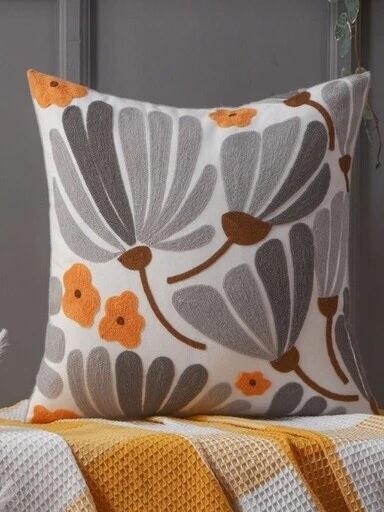 FUNDA COJÍN HOMESTORE BORDADA FLOR 45 X 45 CM GRIS - 2