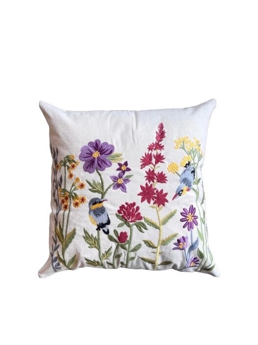 COJÍN HOMESTORE BORDADO PAJARITOS Y JARDÍN 45 X 45 CM MULTICOLOR - 1