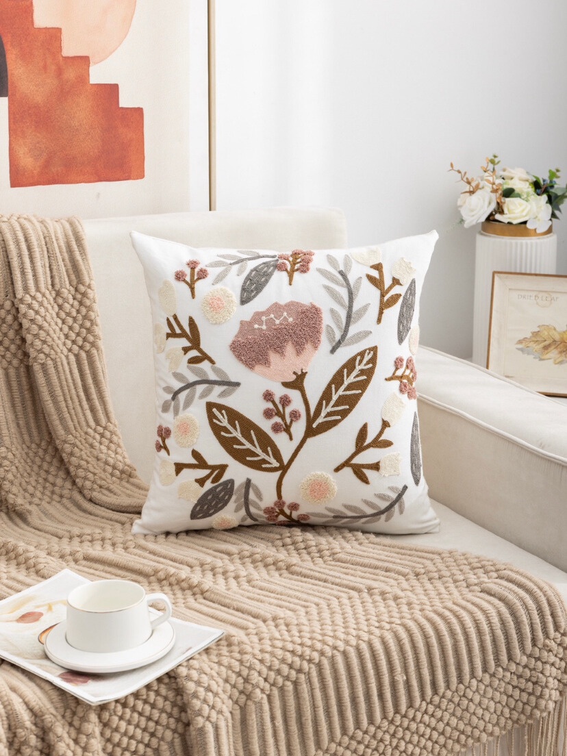 COJÍN HOMESTORE BORDADO GRAN FLOR 45 X 45 CM ROSADO - 2