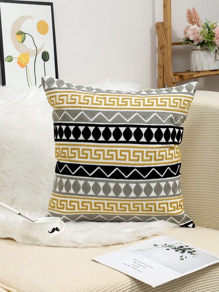 FUNDA COJÍN HOMESTORE BORDADA PRECOLOMBINO 45 X 45 CM MULTICOLOR - 2