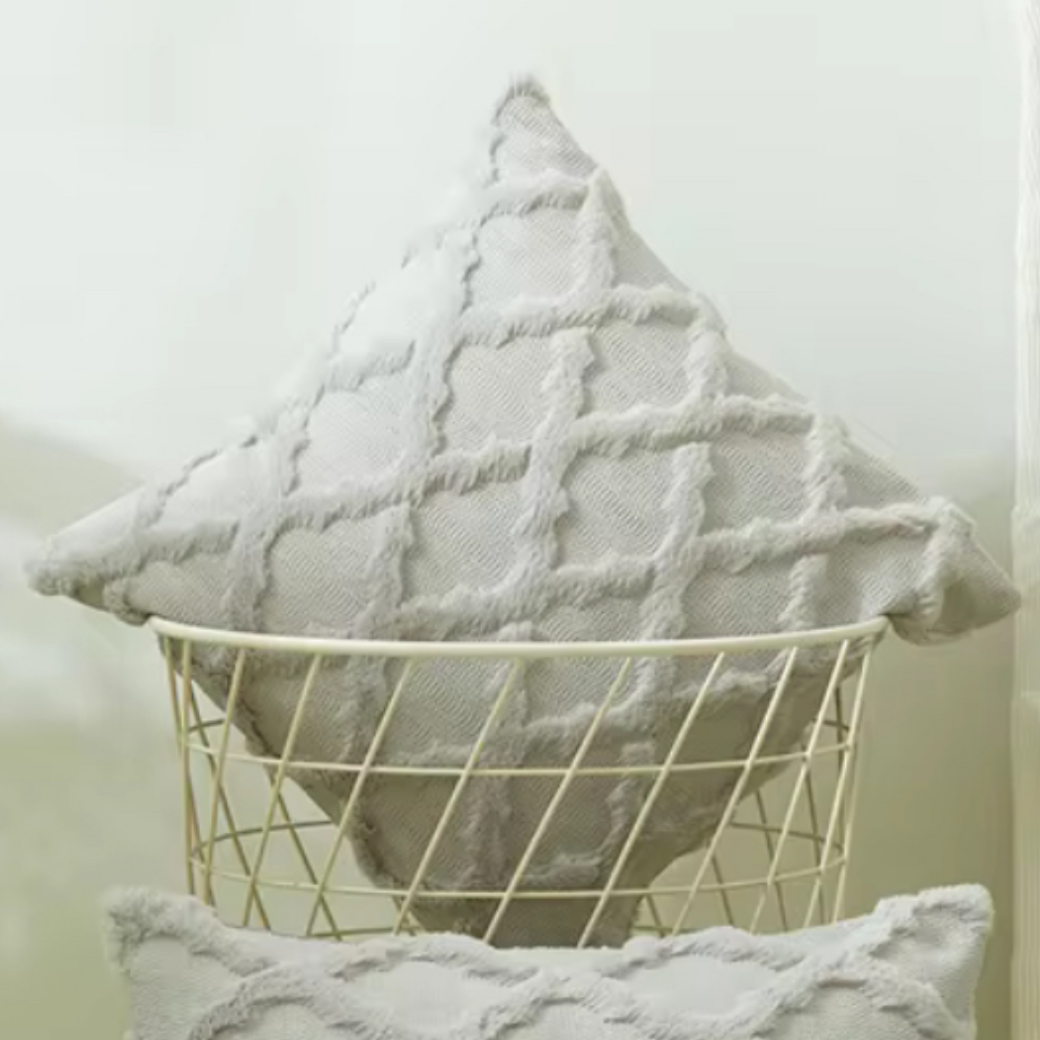FUNDA COJÍN HOMESTORE PELUDO ROMBOS 45 X 45 CM GRIS - 2