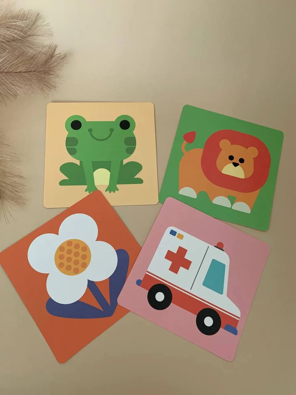 TARJETA EDUCATIVA ESTIMULACIÓN VISUAL 6-12 MESES VERDE - 2