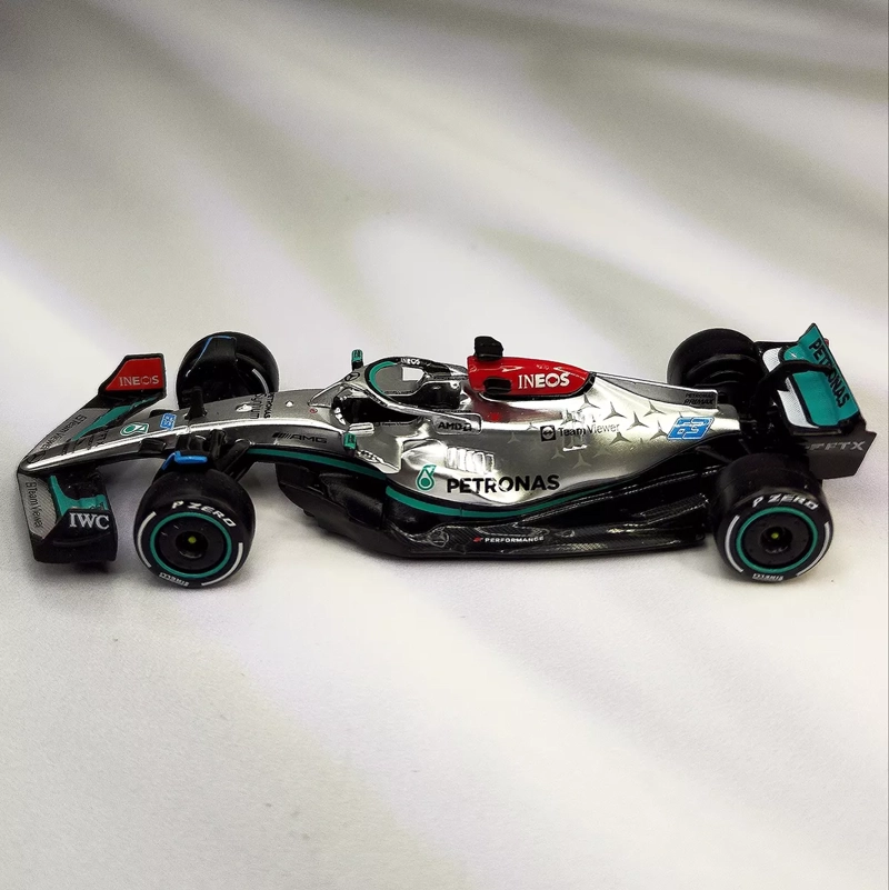 AUTO ESCALA FÓRMULA 1 MERCEDES W13 2022 G. RUSSELL ESC 1.43 - 4