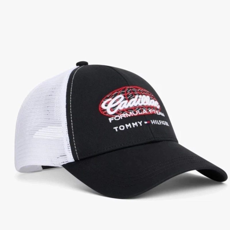 GORRO JOCKEY TOMMY HILFIGER CADILLAC F1 TEAM OFICIAL 2026 TRUCKER CAP NEGRO/BLANCO - 1