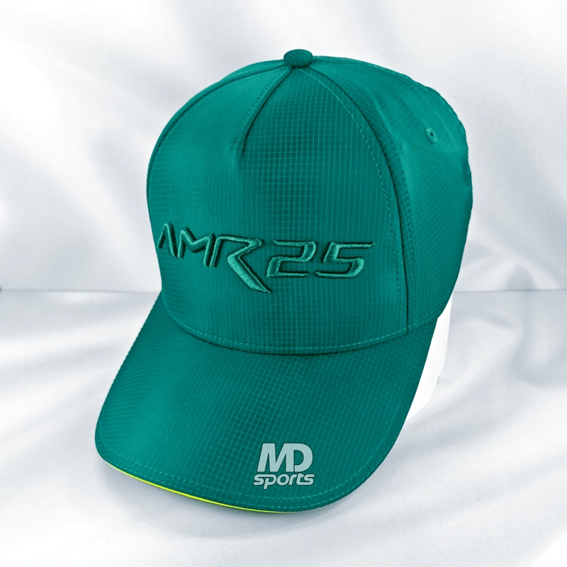 GORRO JOCKEY ASTON MARTIN LOGO AMR25 OFICIAL 2025 - 1