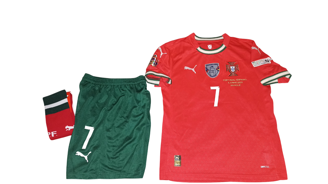 CONJUNTO NIÑOS PORTUGAL RONALDO 25 26 CAMPEON DE LAS NACIONES - 2