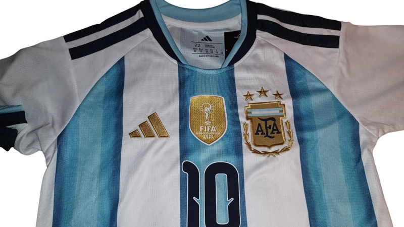 KIT PACK NIÑOS ARGENTINA MESSI 2026 TITULAR COPA DEL MUNDO - 3