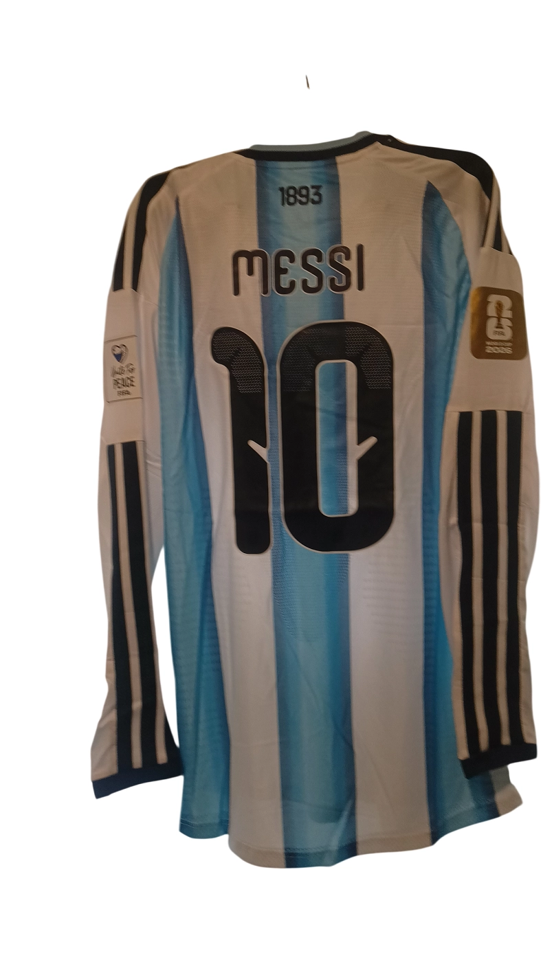 CAMISETA ARGENTINA MANGA LARGA VERSION JUGADOR MESSI 2026 - 2