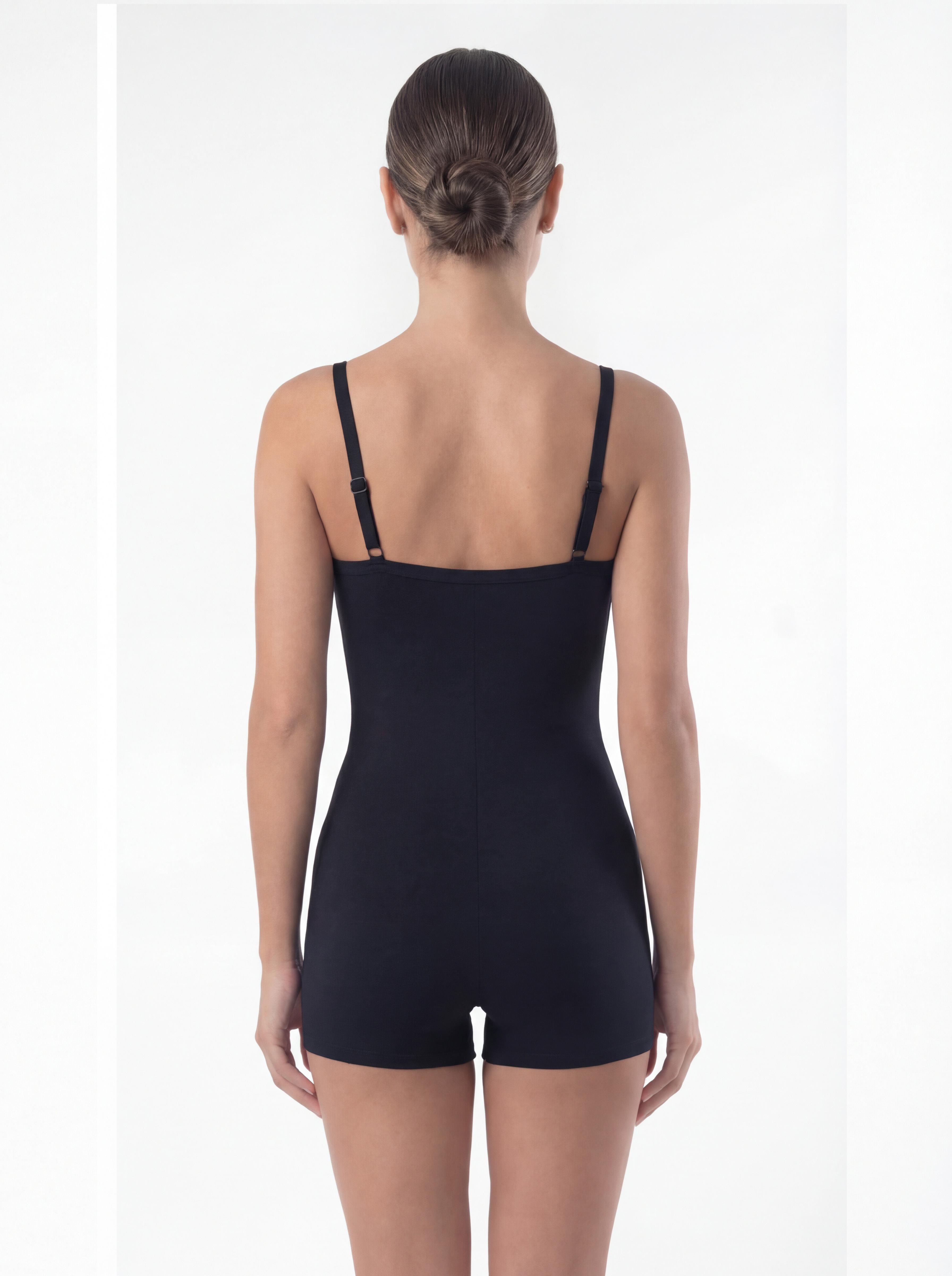 TRAJE DE BAÑO MUJER NATACION PIERNA CORTA CLASICO NEGRO - 2