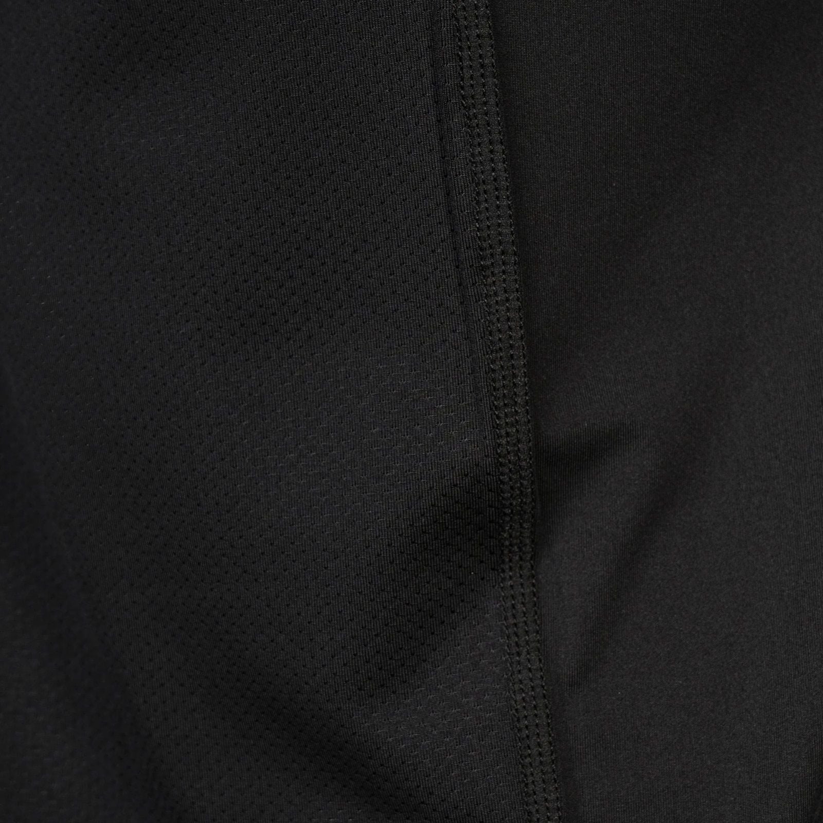 POLERA TILKI POLY PRO LEHINDE EN COLOR NEGRO GRIS TENIS PADEL - 3