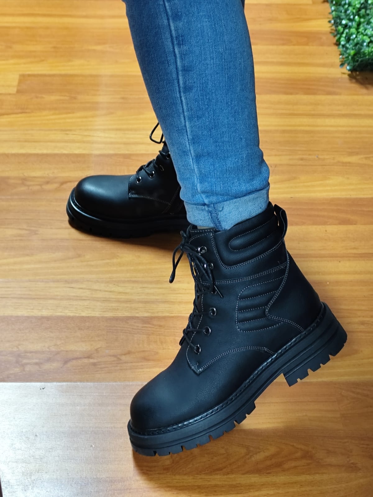 BOTIN PARA DAMA TACO BAJO CON PLATAFORMA M486 - 3