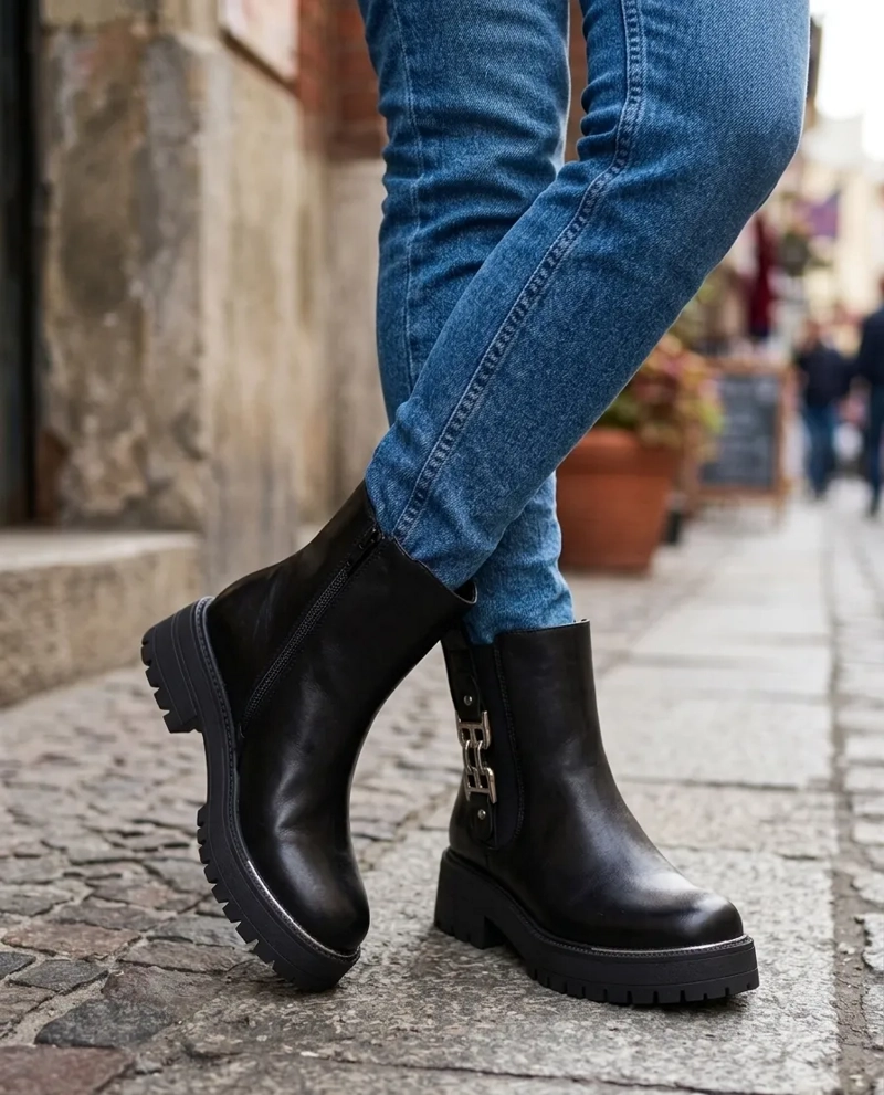 BOTIN NEGRO PARA MUJER CON PLATAFORMA M656 - 1