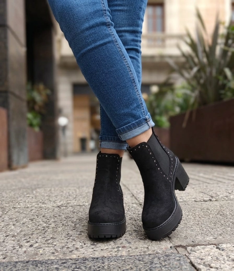 BOTIN PARA DAMA  TACO ALTO CON PLATAFORMA EN GAMUZA  M380 - 1