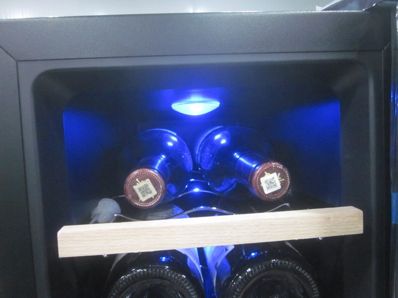 CAVA DE VINO TERMOELE CTRICA 8 BOTELLAS PANEL TOUCH NOBLEX - 7