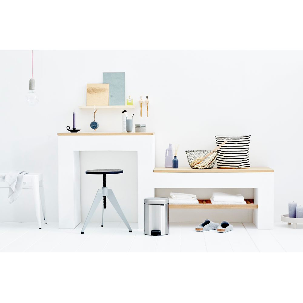 BASURERO BRABANTIA PEDAL NEWICON 5 LT MATT STEEL FINGERPRINT PROOF - 6