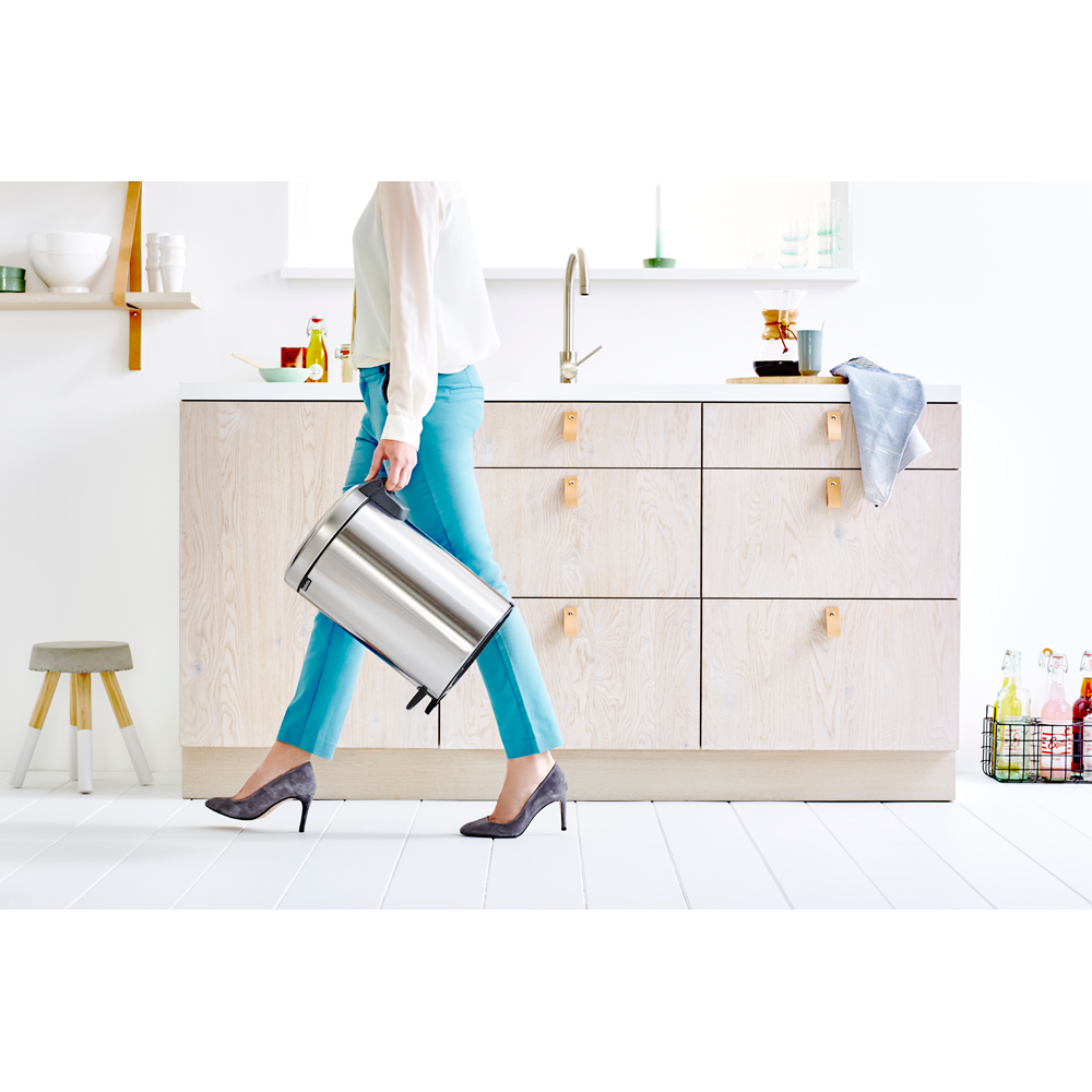 BASURERO BRABANTIA PEDAL NEWICON 12 LT MATT STEEL FINGERPRINT PROOF - 6