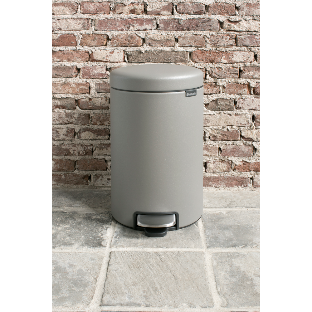 BASURERO BRABANTIA PEDAL NEWICON 12 LT GRIS MATE - 5