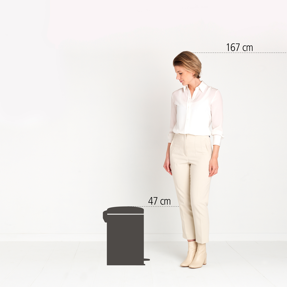 BASURERO BRABANTIA PEDAL NEWICON 20 LT MINERAL CONCRETE GREY - 4