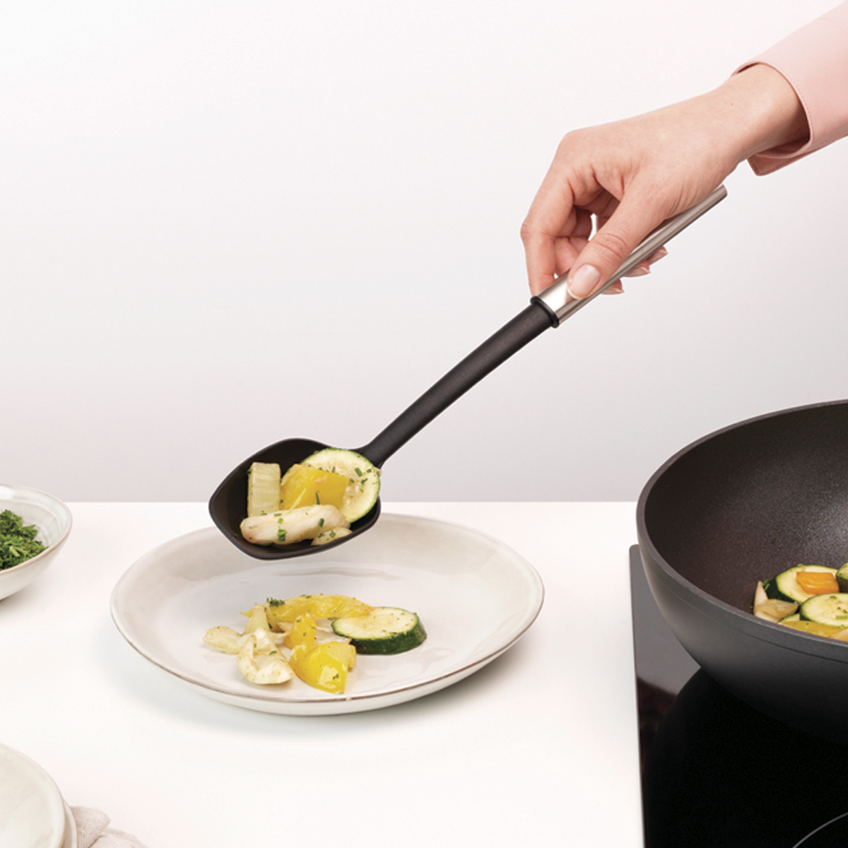 CUCHARA BRABANTIA SERVIR ANTIADHERENTE PROFILE MATT STEEL - 2