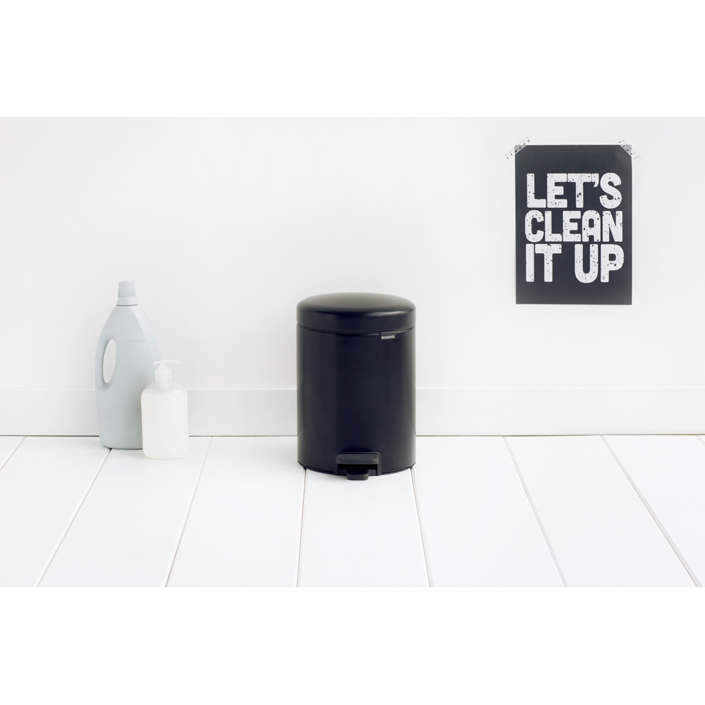 BASURERO BRABANTIA PEDAL NEWICON 5 LT MATT BLACK - 4