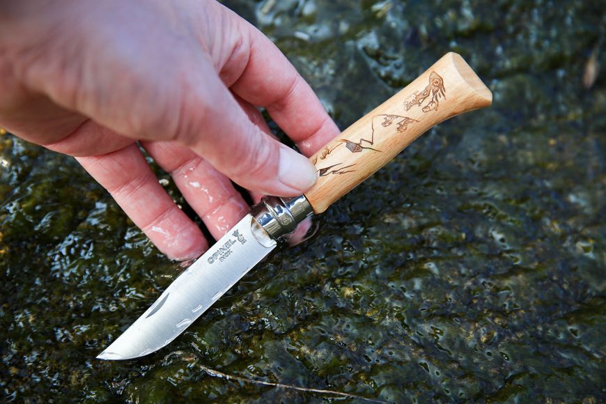 CUCHILLO OPINEL N°8 CON GRABADO DE MONTAÑA - 3