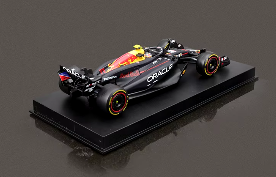 RED BULL RB20 CHECO PEREZ 2024 ESCALA 1/43 BBURAGO DE LUJO - 4