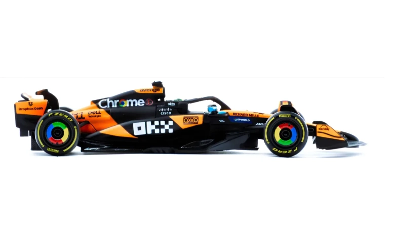 F1 MCLAREN MCL39 #4 NORRIS ESCALA 1:43 BBURAGO DE LUJO - 3