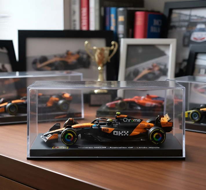 F1 MCLAREN MCL39 #4 NORRIS ESCALA 1:43 BBURAGO DE LUJO - 5