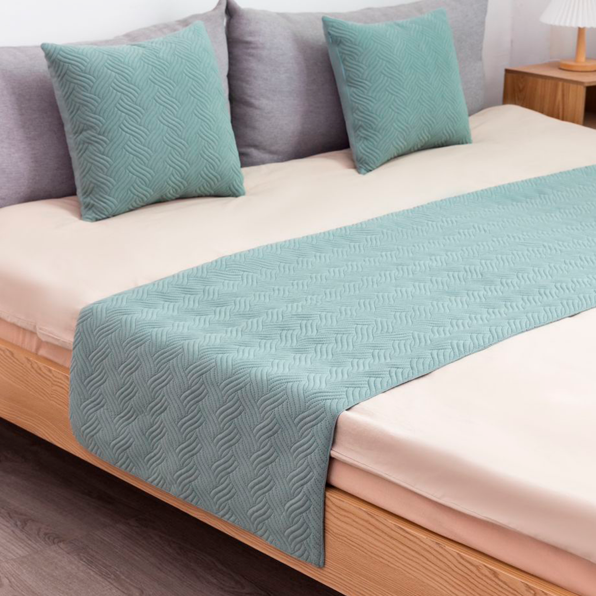PIECERA DECORATIVA DE CAMA VERDE + 2 FUNDAS DE COJÍN ELEGANTE - 3
