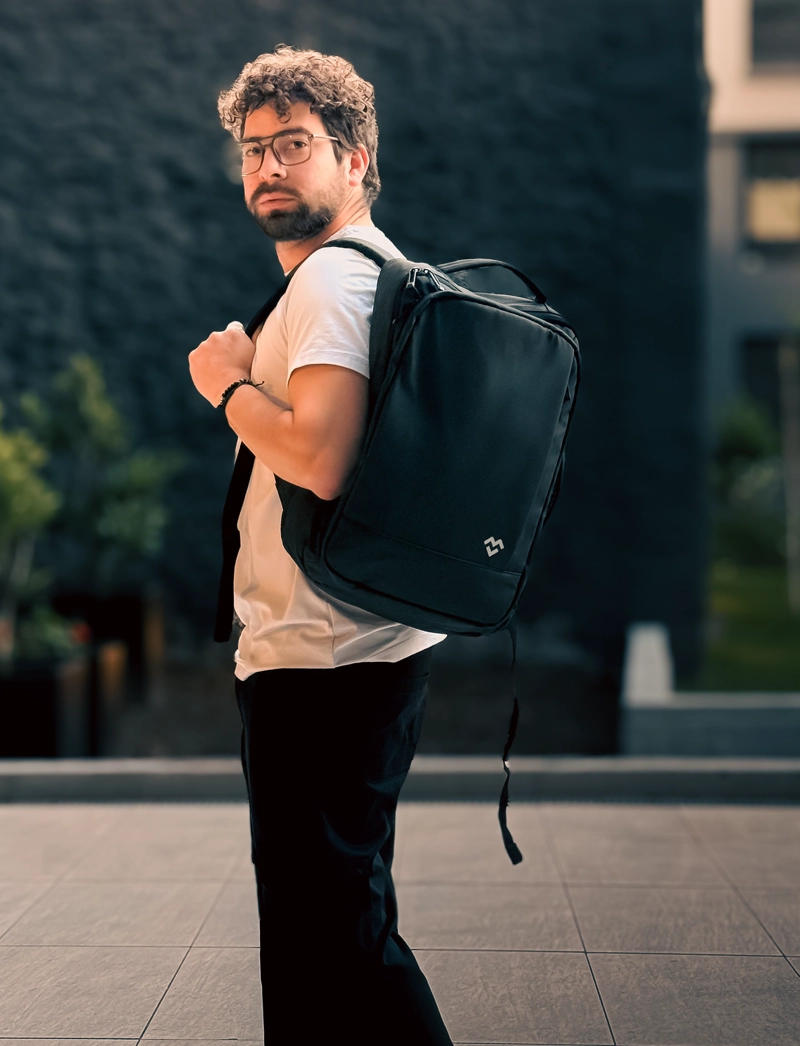 MOCHILA MOVAC ESSNECE ANTIRROBO IMPERMEABLE UNISEX GRAN CAPACIDAD PUERTO USB - 2