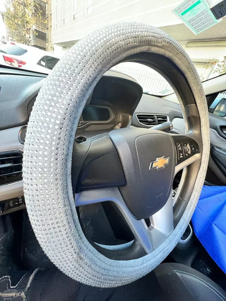 FORRO CUBRE VOLANTE DISEÑO DIAMANTE TERCIOPELO GRIS - 1