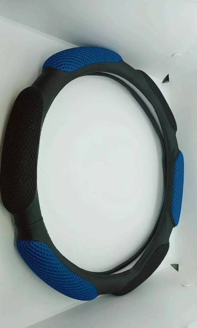 FUNDA CUBRE VOLANTE DE AUTOS STANDARD 38CM NEGRO CON AZUL - 4