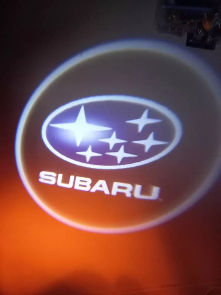 X2 LUCE LED CORTESÍA O BIENVENIDA AUTO CABLEADO 12V SUBARU - 1