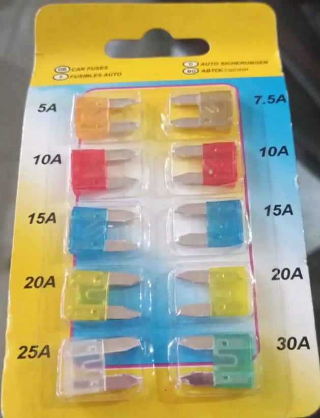 JUEGO FUSIBLES AUTOS EN BLISTER TAMAÑO MINI PATAS CUCHILLAS - 4