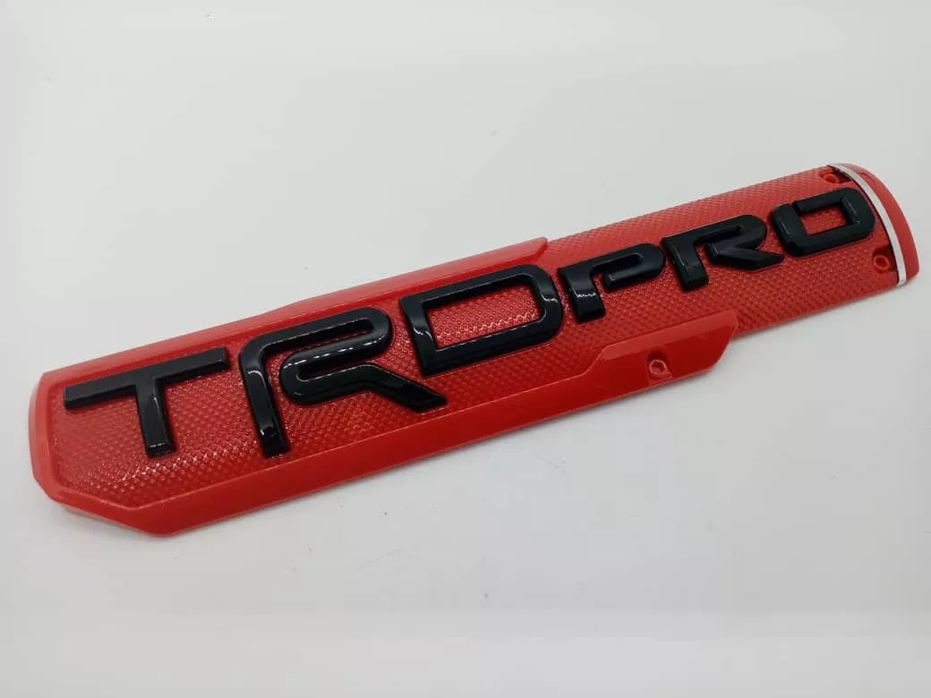EMBLEMA INSIGNIA 3D TRD PRO ETIQUETA ROJO LETRA NEGRO - 5