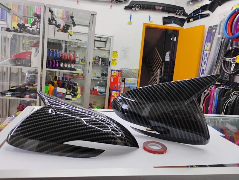 TAPAS ESPEJOS CARBONO PARA HYUNDAI ELANTRA 2017-18 / ACCENT 2018-23  I30 2017 A 2023 CON LUZ  INTERM - 3