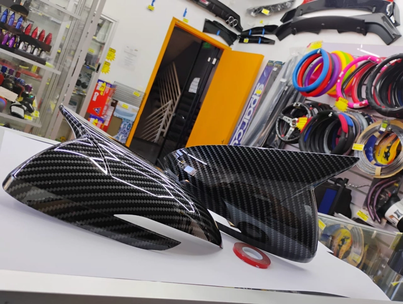 TAPAS ESPEJOS CARBONO PARA HYUNDAI ELANTRA 2017-18 / ACCENT 2018-23  I30 2017 A 2023 CON LUZ  INTERM - 4