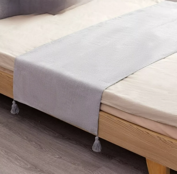 PIECERA RIQUI POMPONES 2 PLAZAS KING 210 X 70 CM LINO GRIS - 1