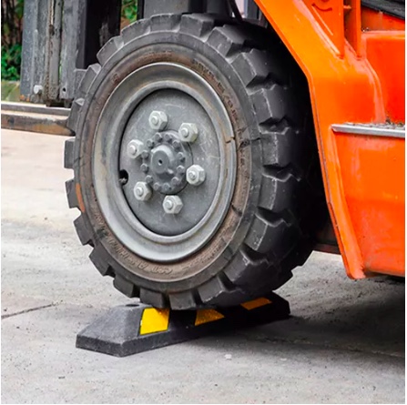 TOPE DE ESTACIONAMIENTO RIQUI - 7