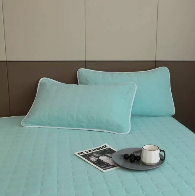 CUBRECAMA QUILT COBERTOR KING CELESTE Y BLANCO - 4