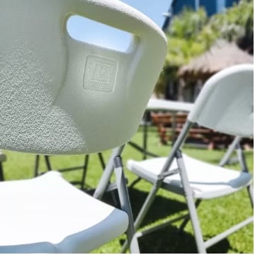 SILLA PLEGABLE DE PLASTICO - 3